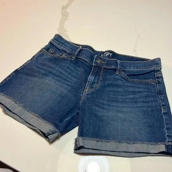 Ann Taylor LOFT  Original‎ jean Shorts. Size 2 - Picture 1 of 8